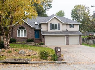 1605 S Charing Rd, Springfield, MO 65809