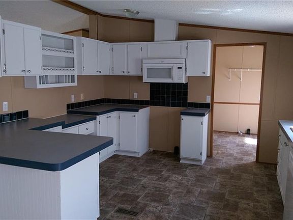 4th image of 244 Hidden Lake Dr