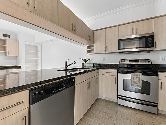 3rd image of 6573 Emerald Dunes Drive #201