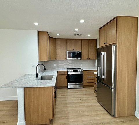 4th image of 446 S 86th Pl