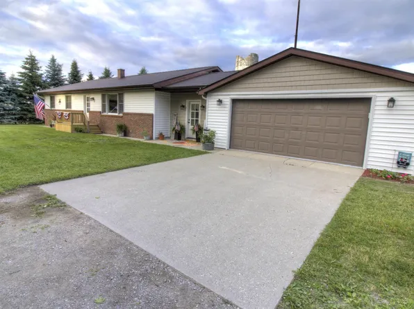 7386 N Crystal Rd, Vestaburg, MI 48891