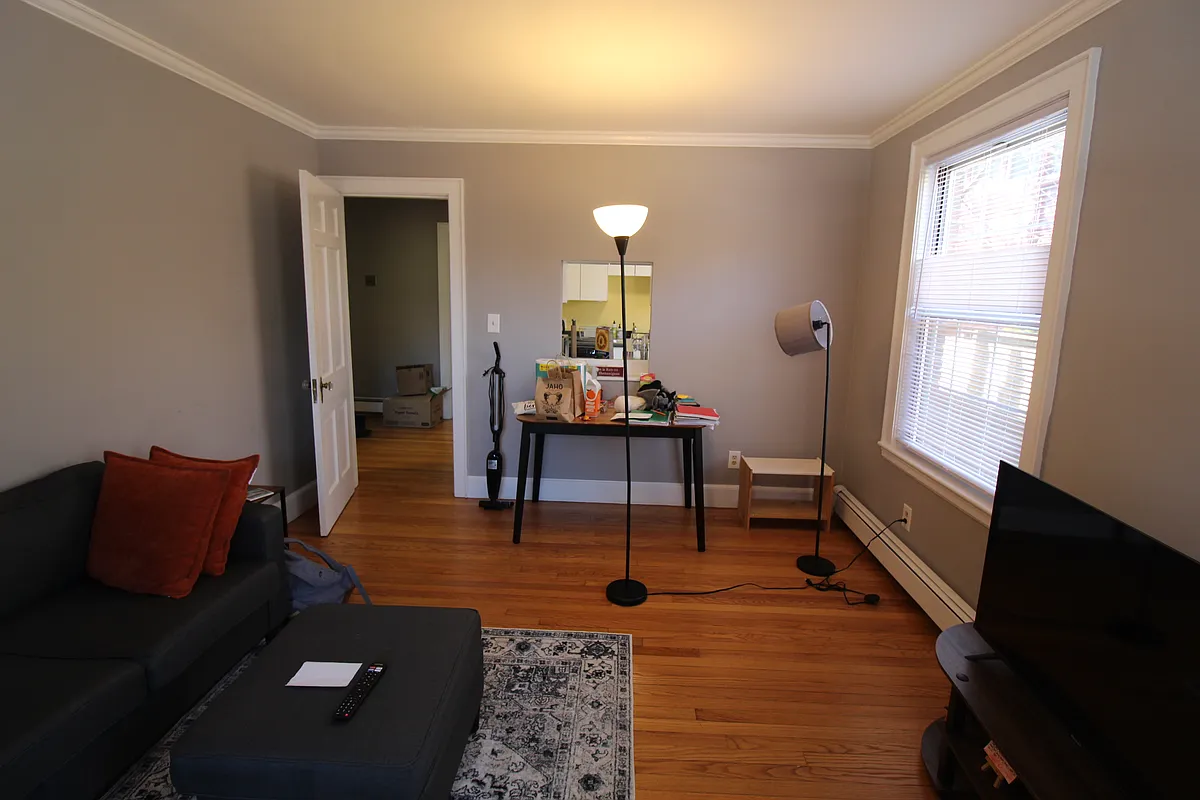 Building Photo - 350 Harvard St #2