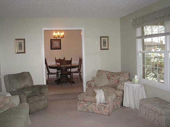 3rd image of 10345 Whispering Winds St