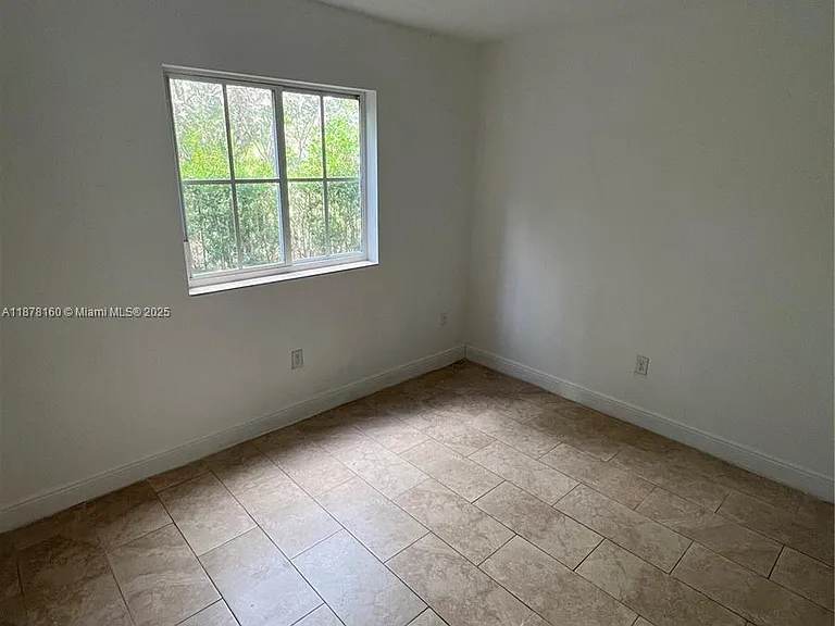211 W 79th Pl #302 — Photo 7