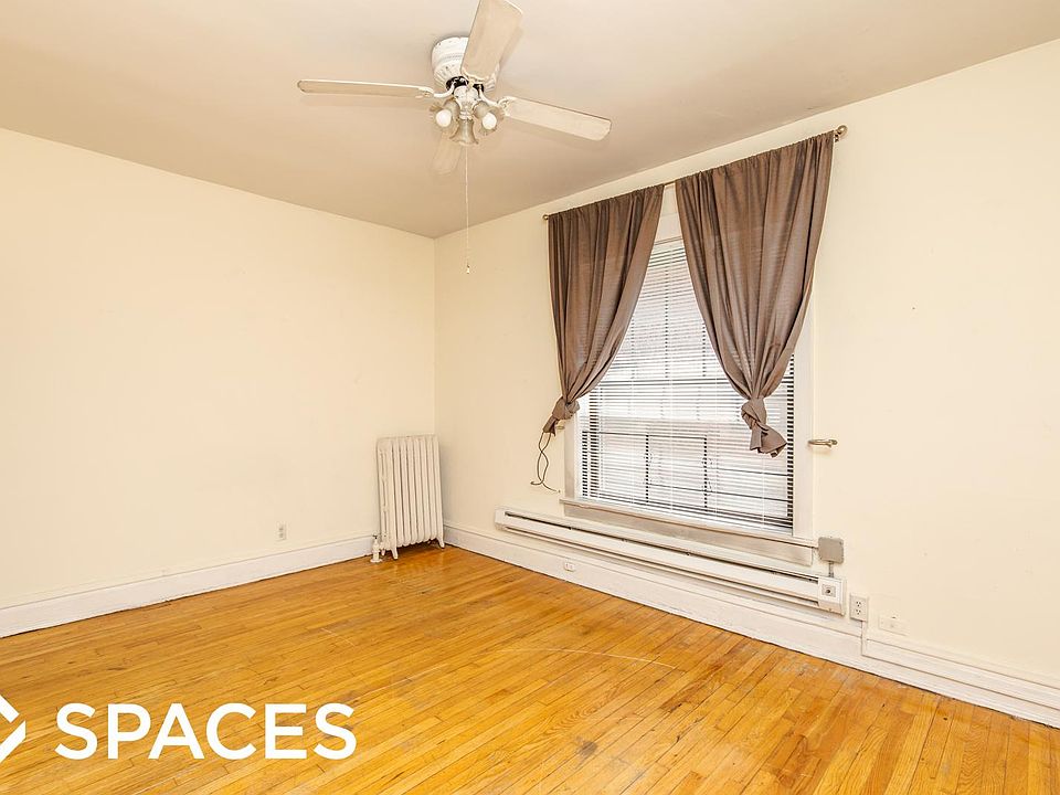 2nd image of 2890 N Clark St #1SRE