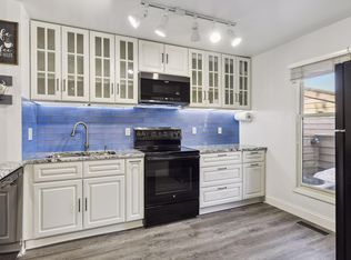 220 7th St SE, Minneapolis, MN 55414