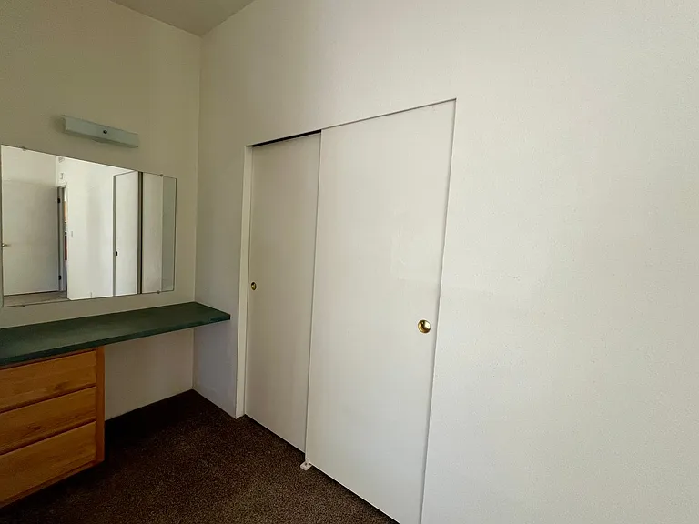 2054 Marion Ave — Photo 10