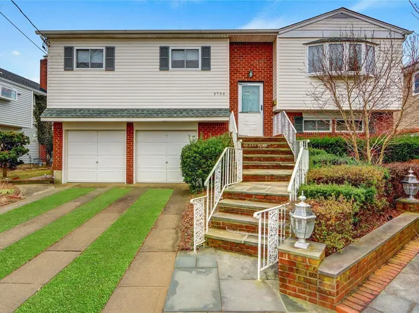 3756 Harbor Boulevard, Seaford, NY 11783