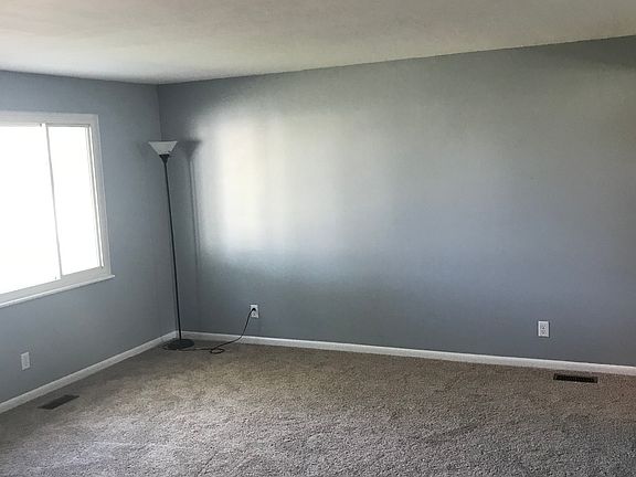 4th image of 8125 Gibson Ave
