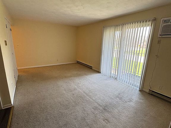 3rd image of 4973 Hampshire Close APT 1