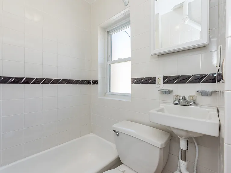 60 E 3rd St #14 — Photo 5