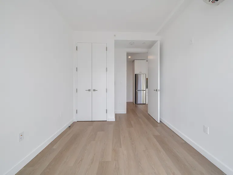 527 Grand Ave #405 — Photo 6