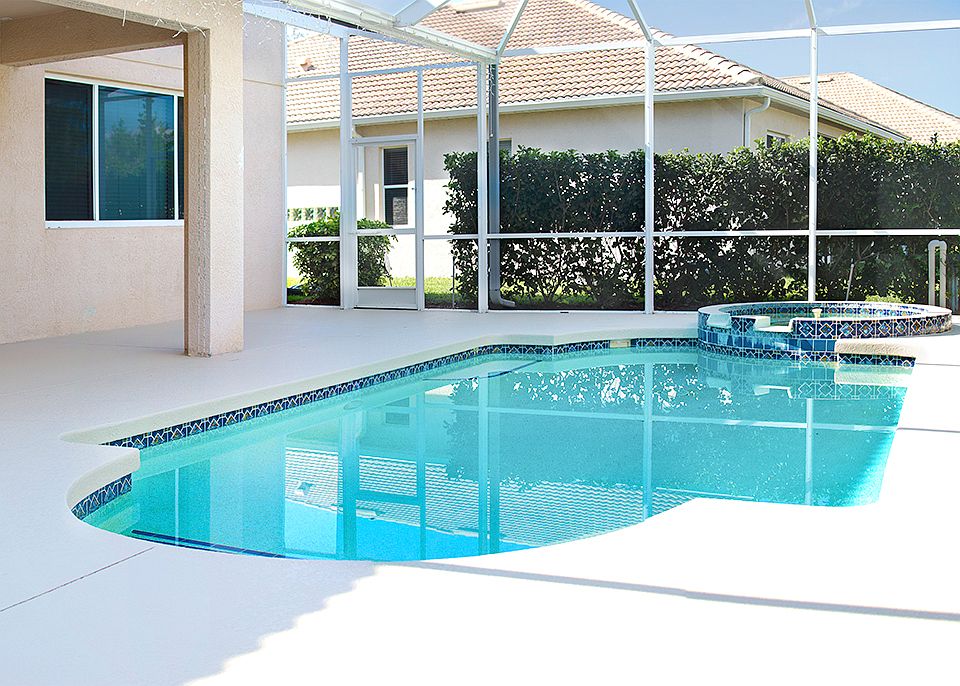 2009 added heated pool/spa