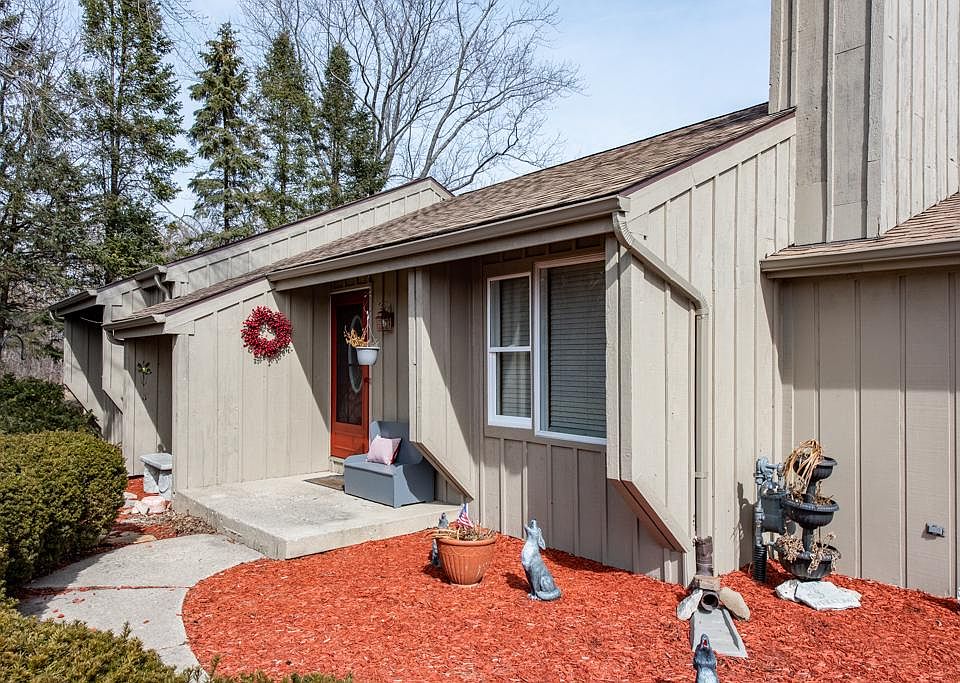 1st image of 39343A N Evergreen Ave
