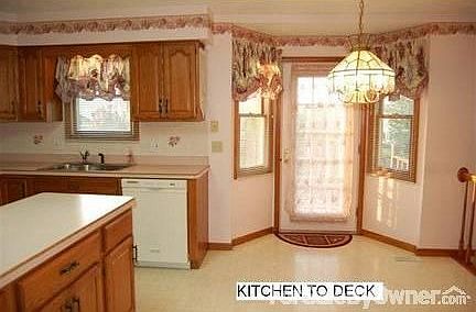 3rd image of 3011 Suffolk Ln