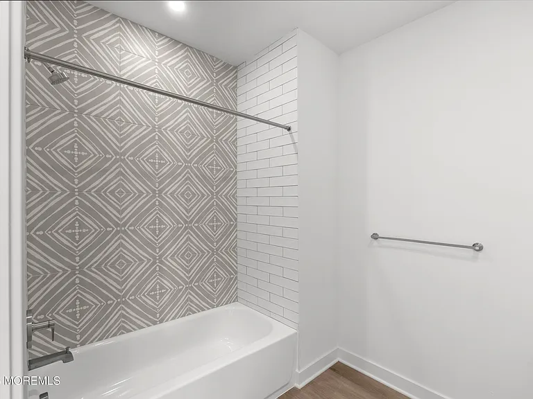 180 Morris Ave #307 — Photo 6