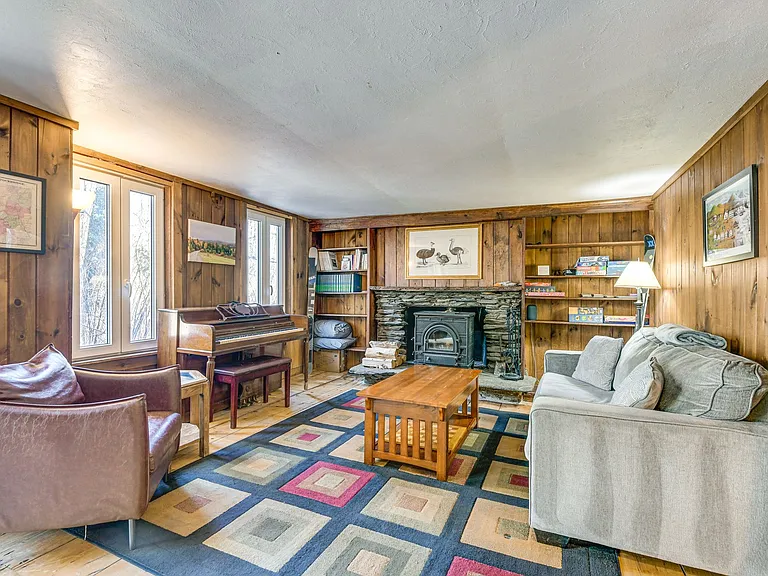 1072 Route 100 — Photo 25