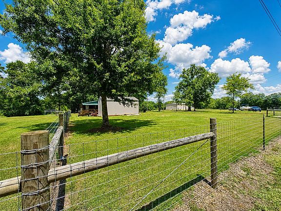 Cross-Fenced Side Yard