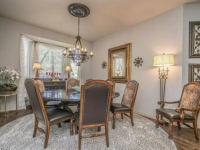 716 Fox Bend Trl — Photo 23