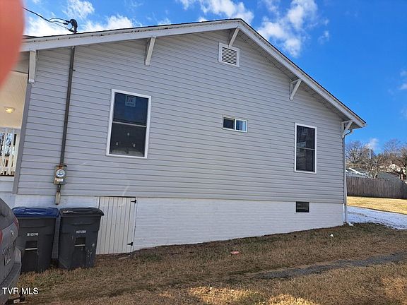 5th image of 321 Glen Ave