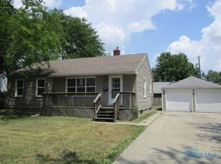 922 Scott St, Maumee, OH 43537