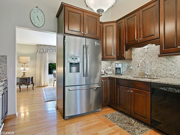 5th image of 9848 N Lauren Ln