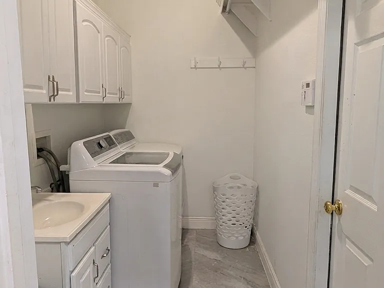 1697 Shadowmoss Cir — Photo 24
