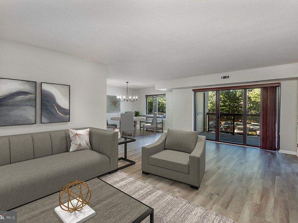 1st image of 307 Yoakum Pkwy APT 224