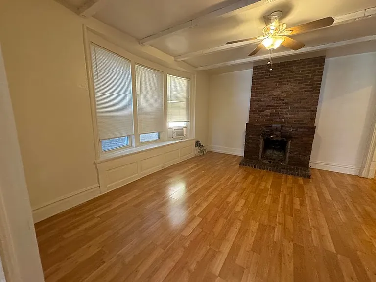 5526 Howe Street — Photo 8