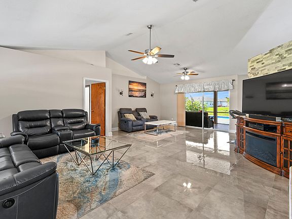 4th image of 934 SW Dalton Avenue