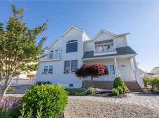 281 W 12th St, Ship Bottom, NJ 08008