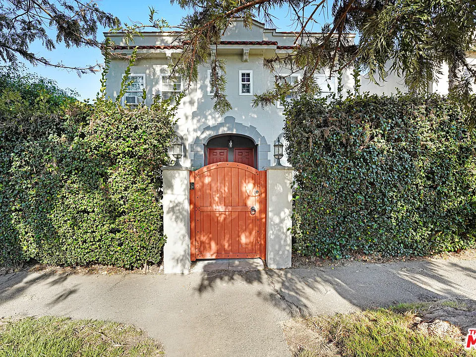 1359 S Cloverdale Ave