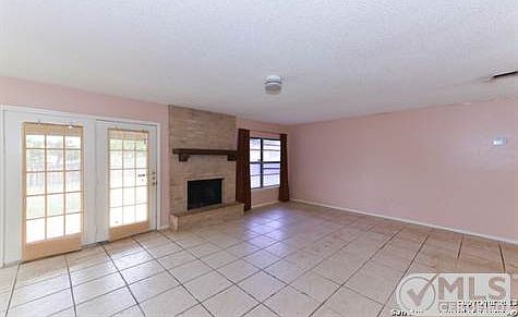 3rd image of 779 Sawtooth Dr