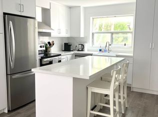 46 Hay Ave #4, Toronto, ON M8Z 1G1