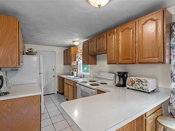 3rd image of 153 Waterman Lake Dr