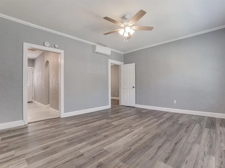 320 W Canty St #2 — Photo 3