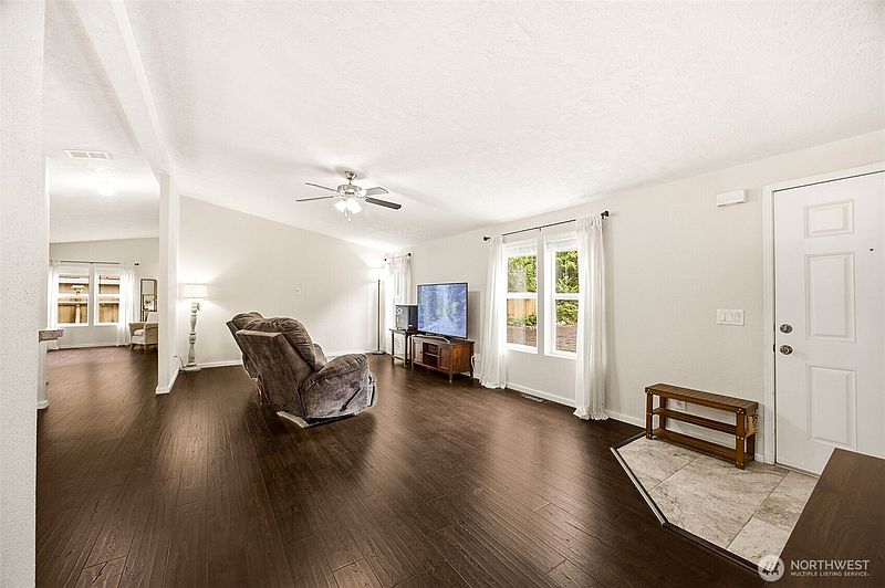 3rd image of 90 N Hamma Hamma Drive E