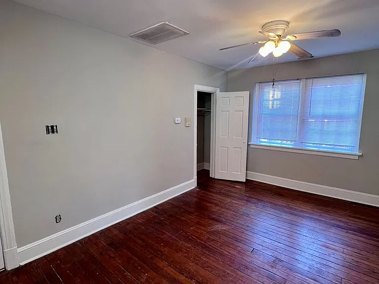 200 W Franklin St — Photo 4