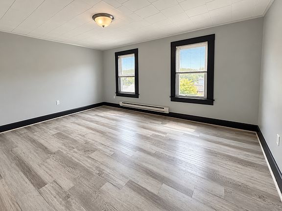 5th image of 633 S Blakely St #2