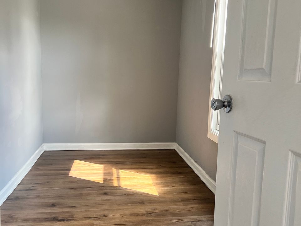 ROOM 1