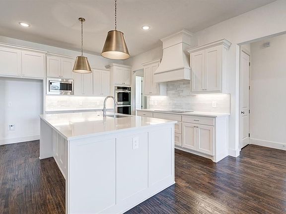 5th image of 7740 Laura Lake Ln