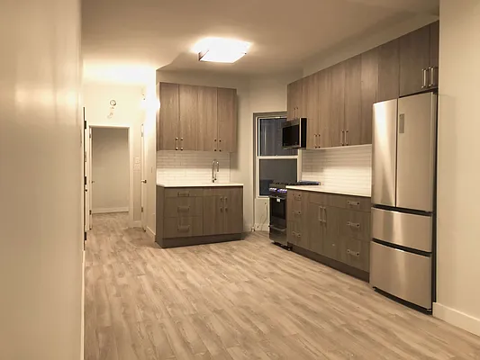 Rented by Realty 2000 Associates Ltd | media 6