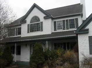 88 Elderwood Dr, Saint James, NY 11780