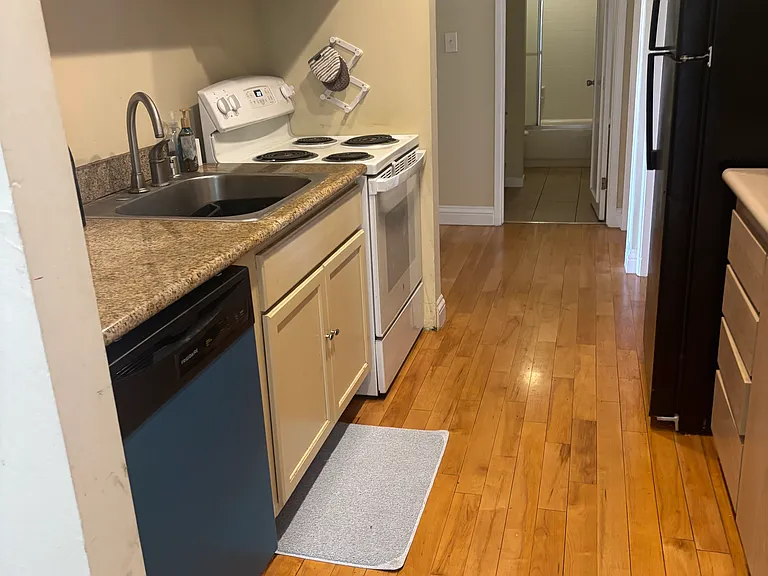 2075 Ascot Dr #120 — Photo 10