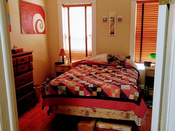 Master bedroom (moving stuff)