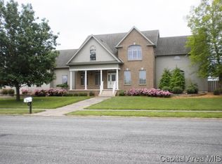 11 Galena Dr, Jacksonville, IL 62650