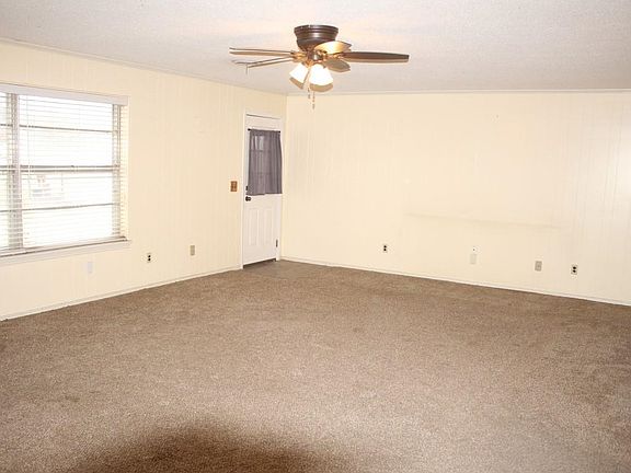 3rd image of 3713 Yucca Dr