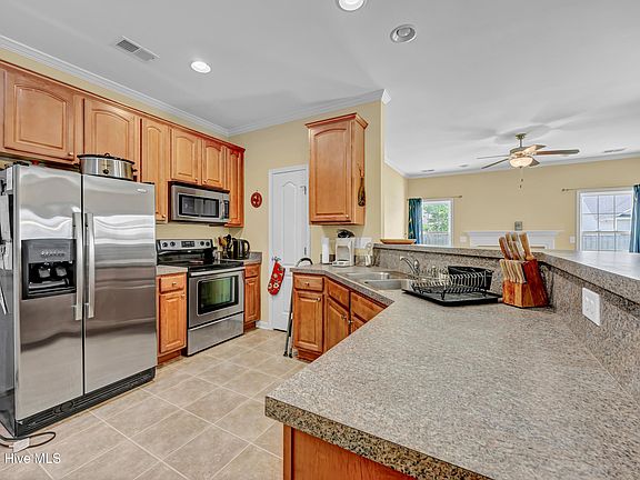 3rd image of 1806 Olive Pine Way