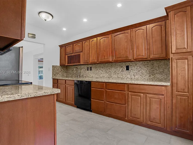 6339 SW 32nd St — Photo 13