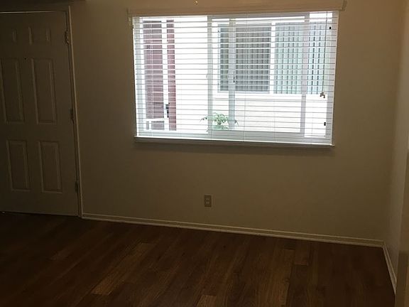 4th image of 410 13th St APT B